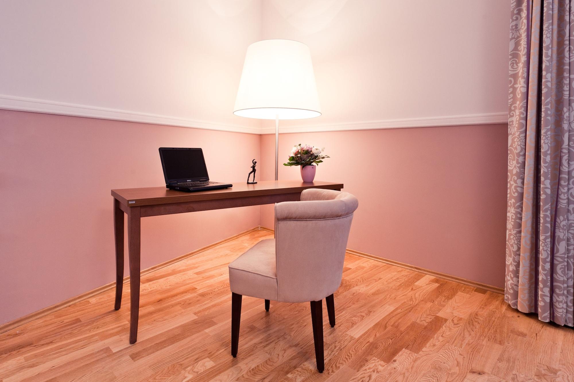Hotel apartamentowy Am Schloss 4*
